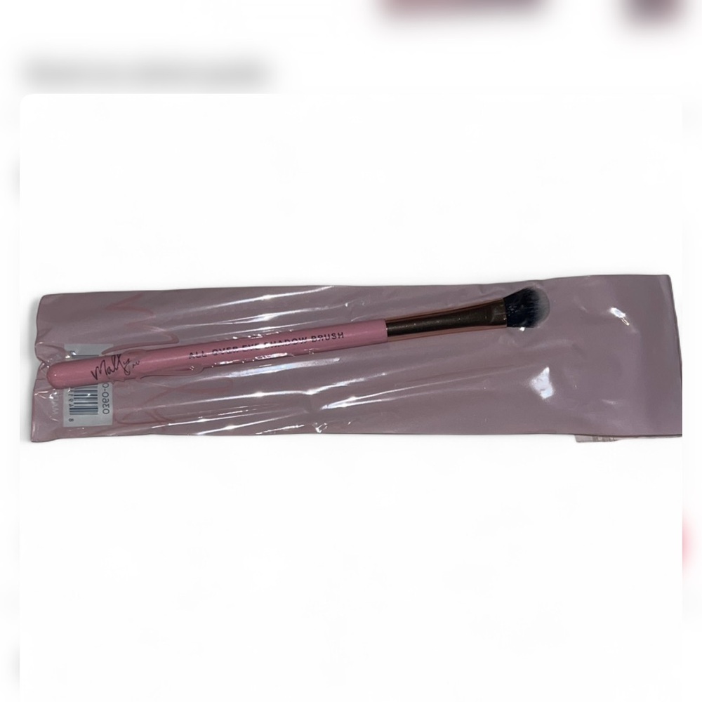Mally Beauty Pink All Over Eye Shadow Makeup Brush ** New in Package